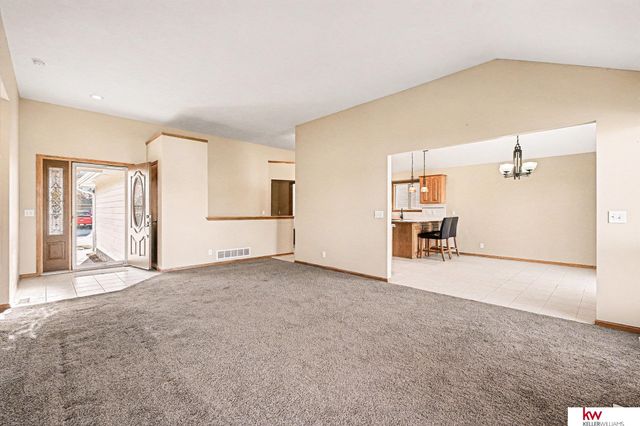 16632 Olive Street, Omaha, NE 68136