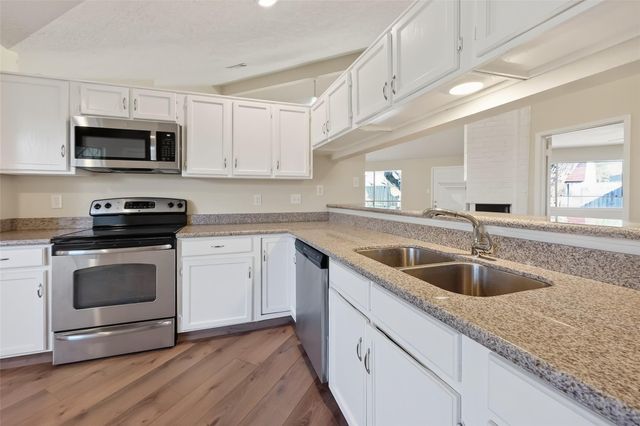 11322 Yorklyn Drive, Houston, TX 77066