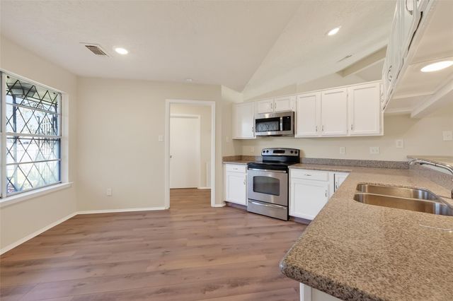 11322 Yorklyn Drive, Houston, TX 77066