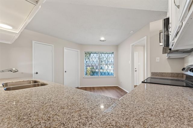 11322 Yorklyn Drive, Houston, TX 77066