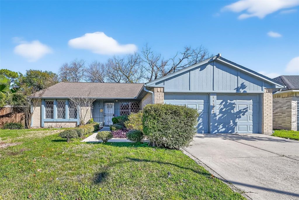 11322 Yorklyn Drive, Houston, TX 77066