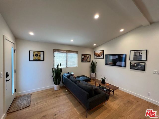 4251 S Centinela Avenue, Los Angeles, CA 90066