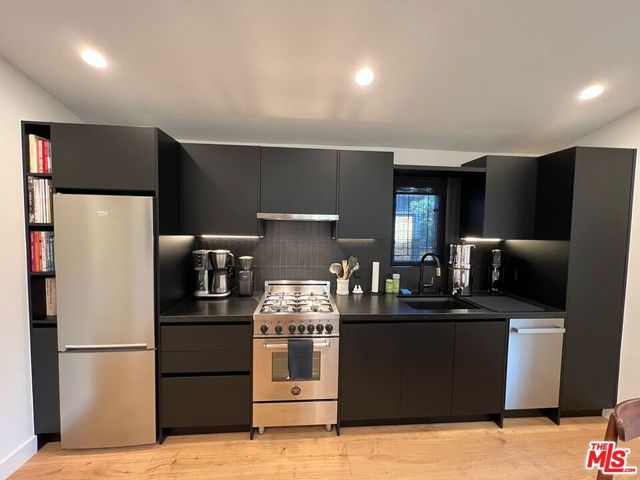 4251 S Centinela Avenue, Los Angeles, CA 90066