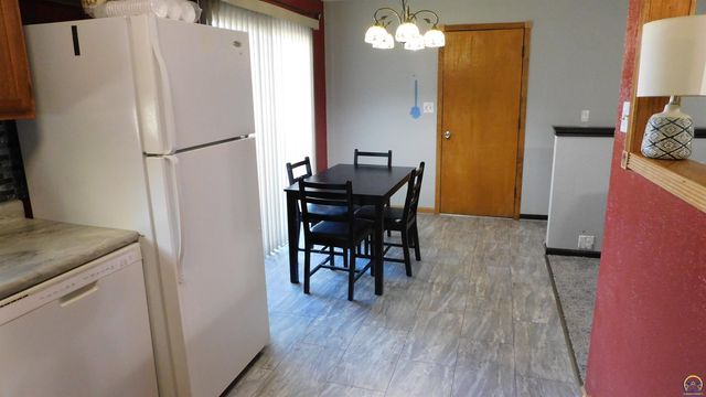 104 Dakota Ave, Holton, KS 66436