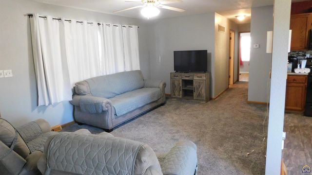 104 Dakota Ave, Holton, KS 66436