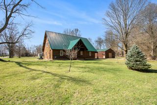 426 Elizabeth Street, Buchanan, MI 49107