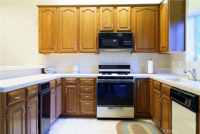 27381 Cottonwood Lane, Lake Arrowhead, CA 92317