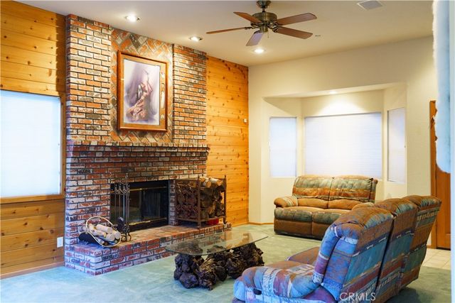 27381 Cottonwood Lane, Lake Arrowhead, CA 92317