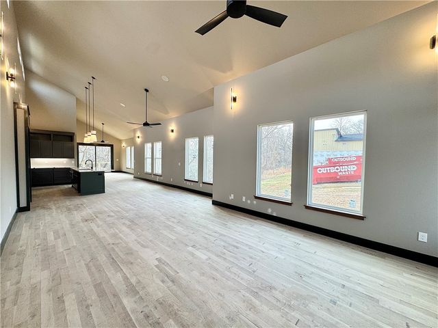 516 E Pearl Street, Rogers, AR 72756