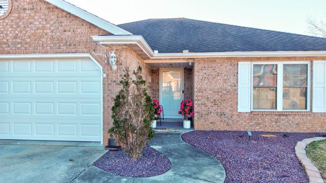 209 W Savannah Drive, Huntingburg, IN 47542