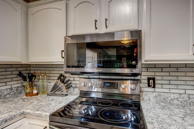 209 W Savannah Drive, Huntingburg, IN 47542