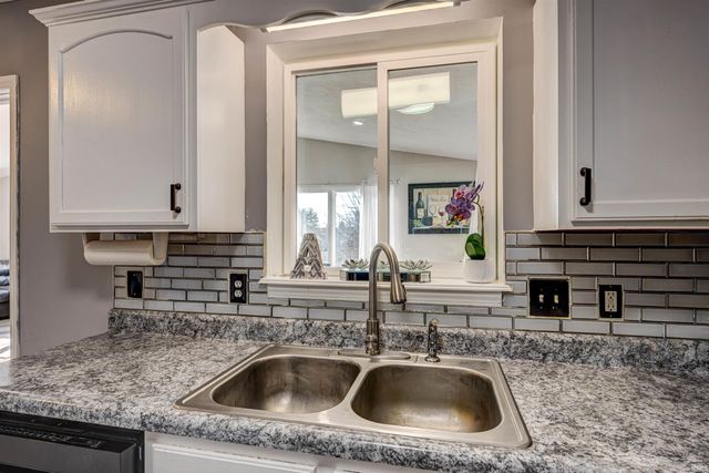 209 W Savannah Drive, Huntingburg, IN 47542