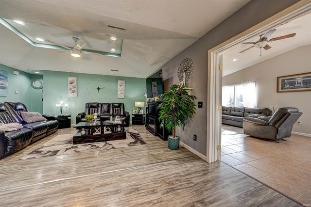 209 W Savannah Drive, Huntingburg, IN 47542