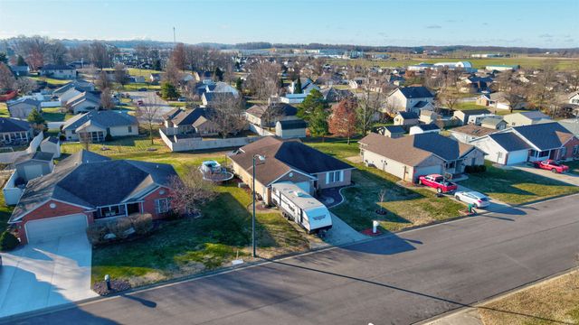 209 W Savannah Drive, Huntingburg, IN 47542