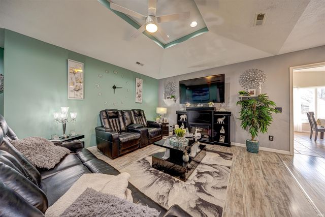 209 W Savannah Drive, Huntingburg, IN 47542