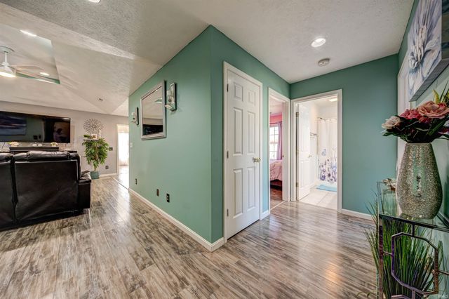 209 W Savannah Drive, Huntingburg, IN 47542