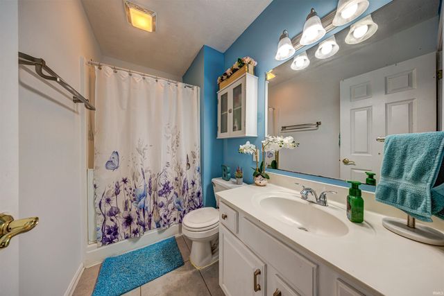 209 W Savannah Drive, Huntingburg, IN 47542