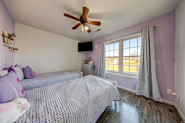 209 W Savannah Drive, Huntingburg, IN 47542