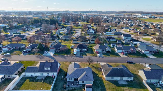 209 W Savannah Drive, Huntingburg, IN 47542