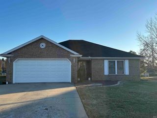 209 W Savannah Drive, Huntingburg, IN 47542
