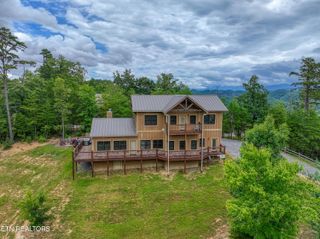 2003 Crown Point Lane, Sevierville, TN 37862