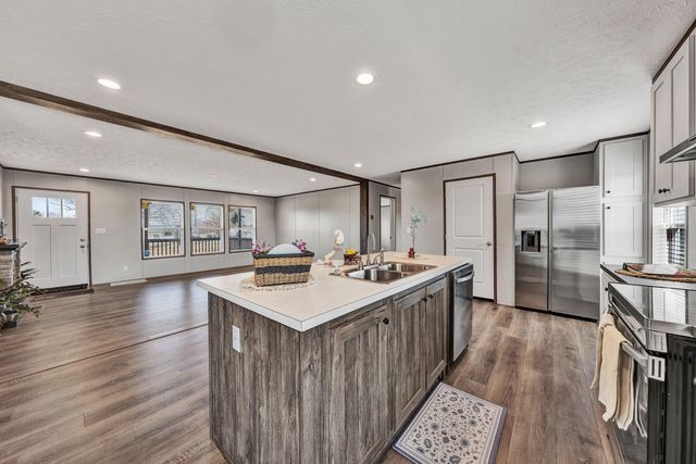 2206 Lipscomb RD, Moneta, VA 24121