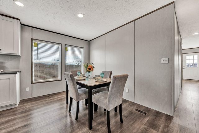 2206 Lipscomb RD, Moneta, VA 24121