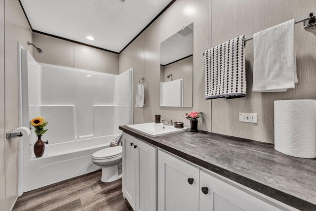 2206 Lipscomb RD, Moneta, VA 24121