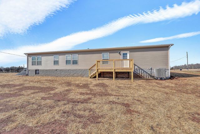 2206 Lipscomb RD, Moneta, VA 24121