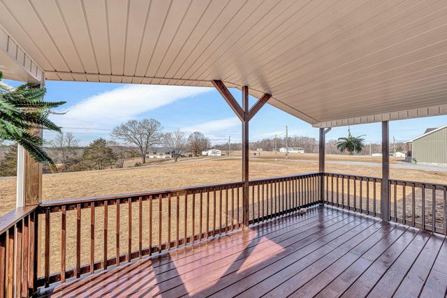 2206 Lipscomb RD, Moneta, VA 24121