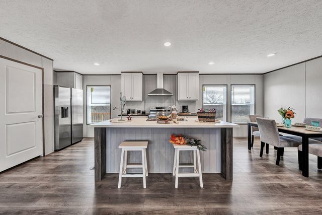 2206 Lipscomb RD, Moneta, VA 24121