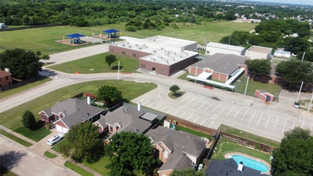 4622 Devonshire Drive, Grand Prairie, TX 75052