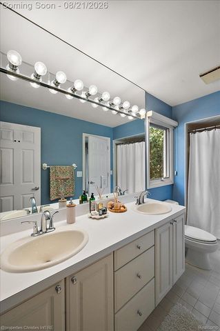 2010 Northlawn Boulevard, Birmingham, MI 48009