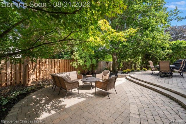 2010 Northlawn Boulevard, Birmingham, MI 48009