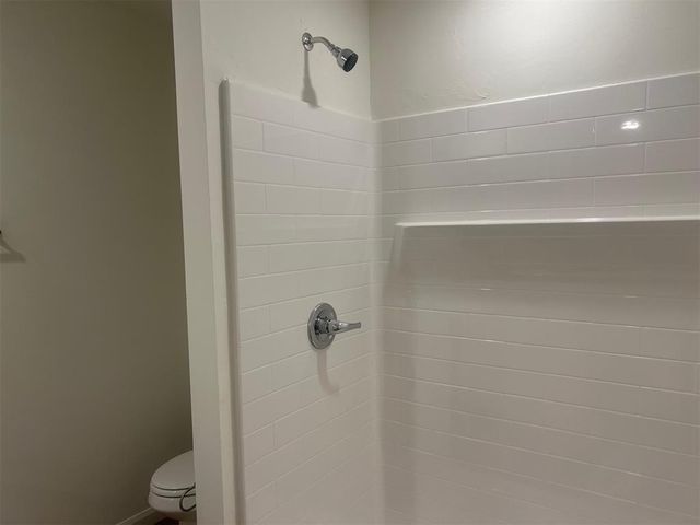 2033 Brush Creek Way, Newcastle, OK 73065