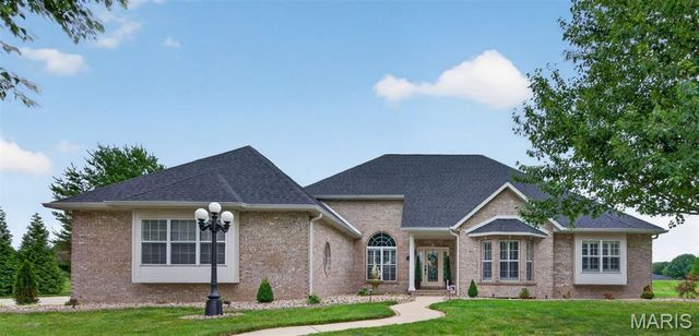 1693 Lancaster Drive, O'fallon, IL 62269