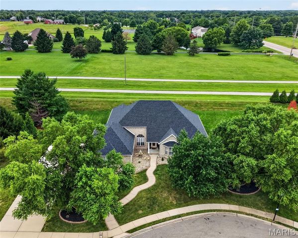 1693 Lancaster Drive, O'fallon, IL 62269