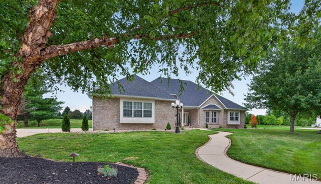 1693 Lancaster Drive, O'fallon, IL 62269