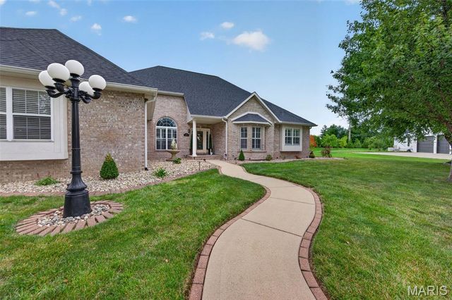 1693 Lancaster Drive, O'fallon, IL 62269