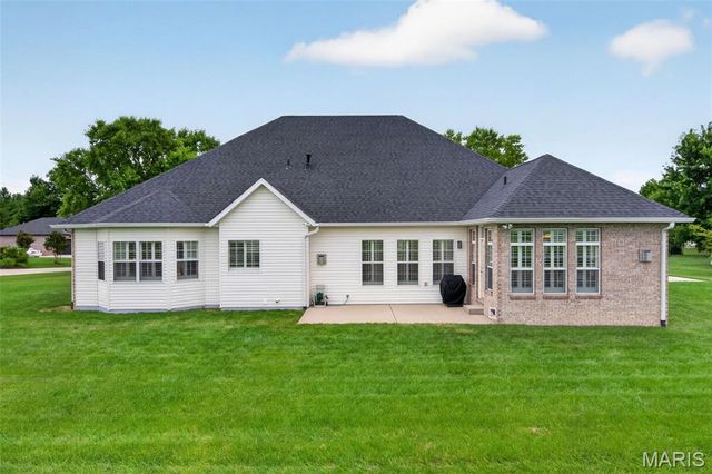 1693 Lancaster Drive, O'fallon, IL 62269