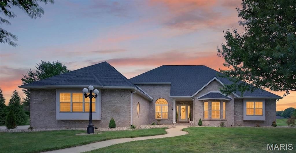 1693 Lancaster Drive, O'fallon, IL 62269