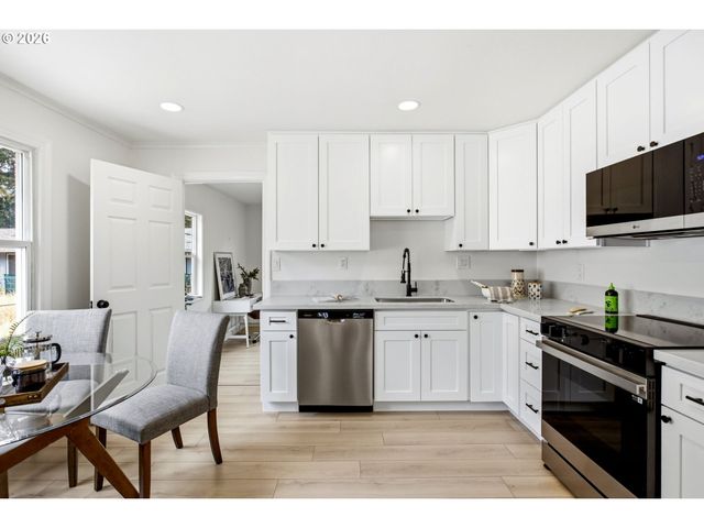 2372 Se 141ST Ave, Portland, OR 97233
