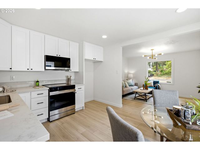 2372 Se 141ST Ave, Portland, OR 97233