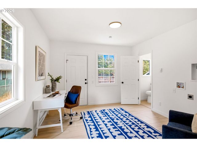 2372 Se 141ST Ave, Portland, OR 97233