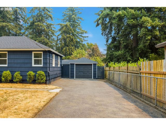 2372 Se 141ST Ave, Portland, OR 97233