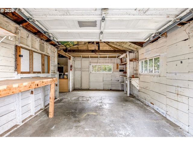 2372 Se 141ST Ave, Portland, OR 97233