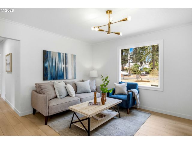 2372 Se 141ST Ave, Portland, OR 97233