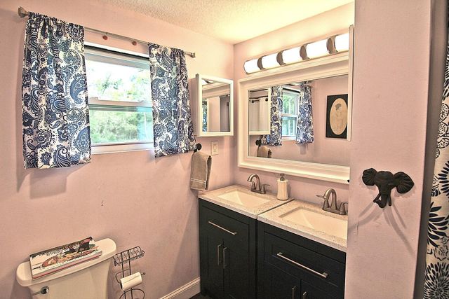 561 Tart Rd, St Augustine, FL 32084