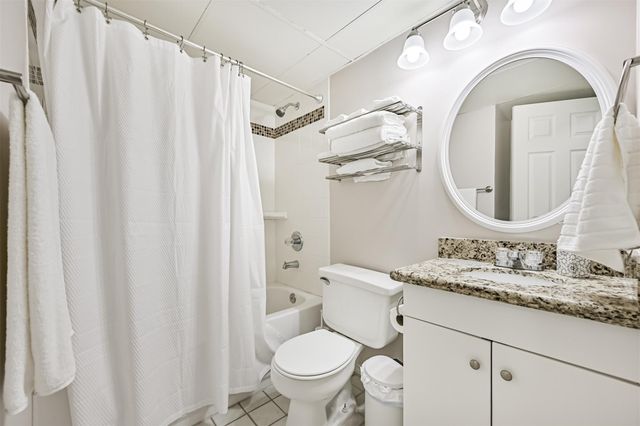 6102 Seawall Boulevard 217, Galveston, TX 77551