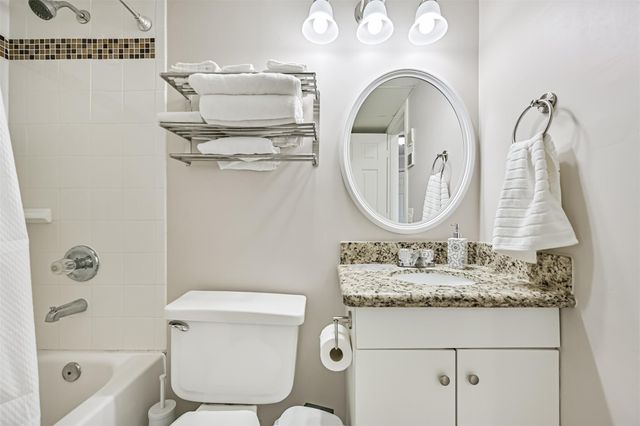 6102 Seawall Boulevard 217, Galveston, TX 77551